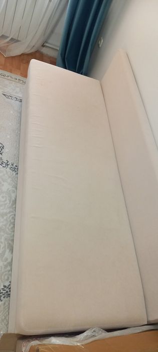 Тахта бежевого цвета