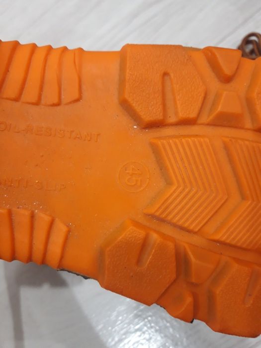 Продам спецобувь