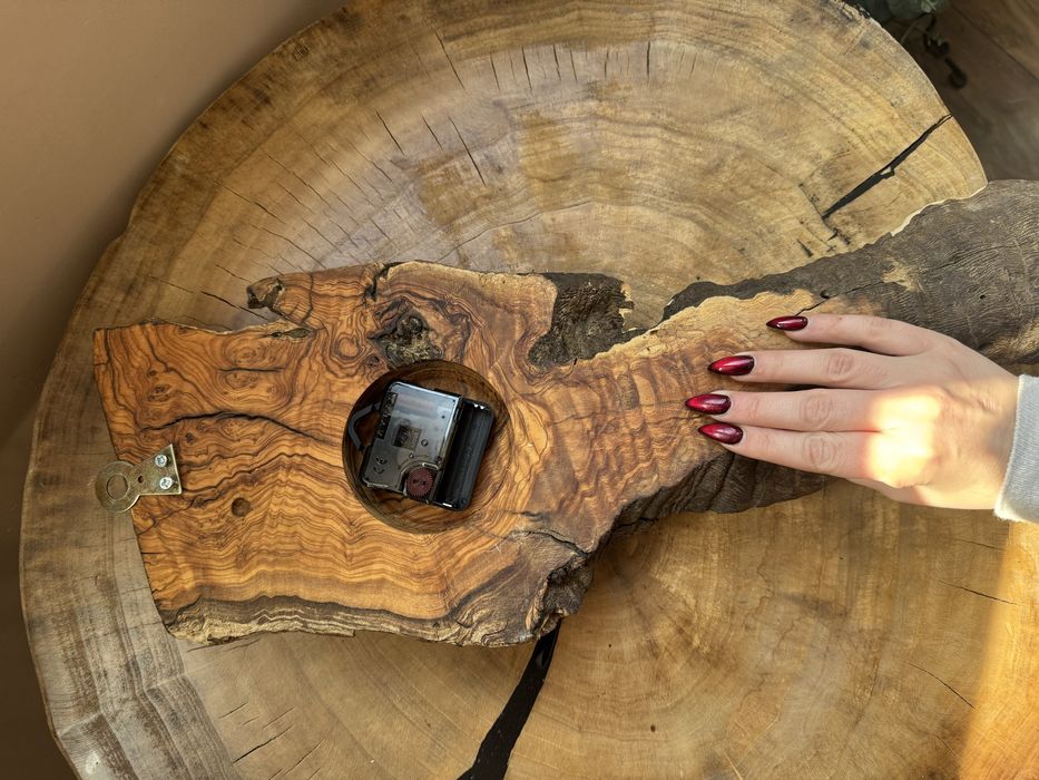 Стенен часовник - естествено дърво и форма