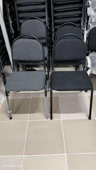 Стули для посетителеи