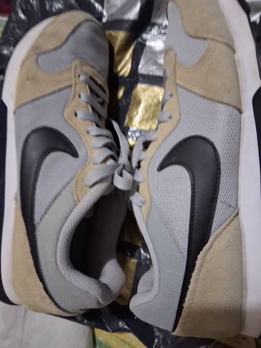 NIKE  43номер оригинални маратонки