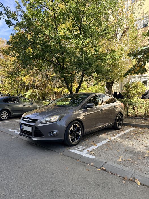Ford Focus MK3 Titanium | 1.0 Ecoboost 125cp | Sedan | Keyless | Camera | Navigatie