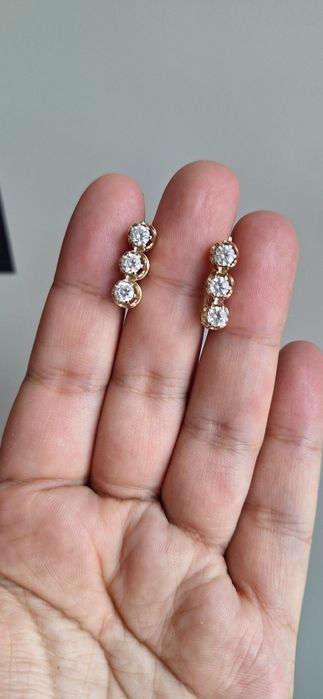 Tilla zirak 5.38gr srochna sotiladi, 585 proba