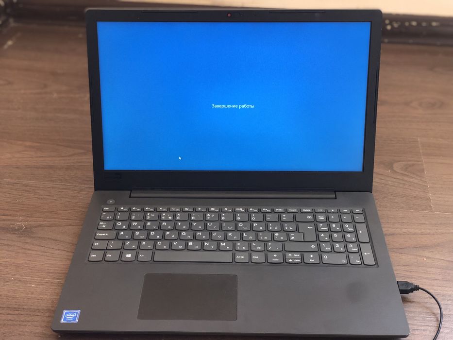 Lenovo noutbuk sotiladi