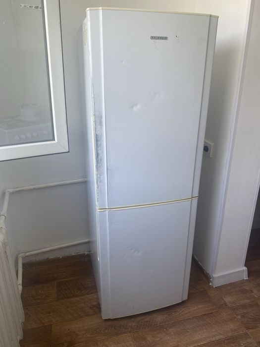 Продам холодильник Samsung