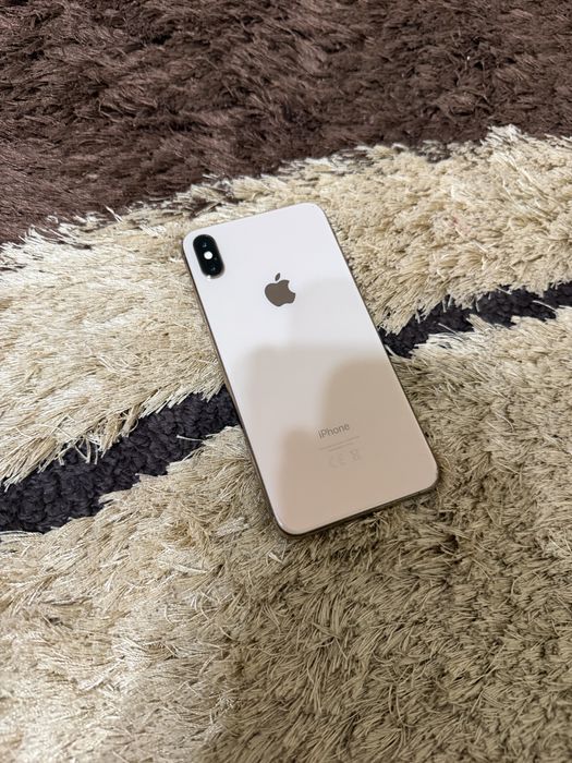 Iphone xs max 256 gb .