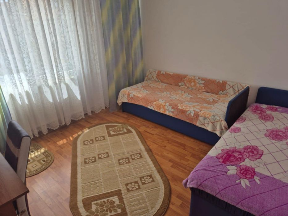 Inchiriez Apartament zona 9 mai