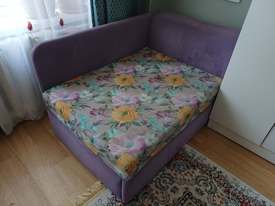 Продается диван для детской