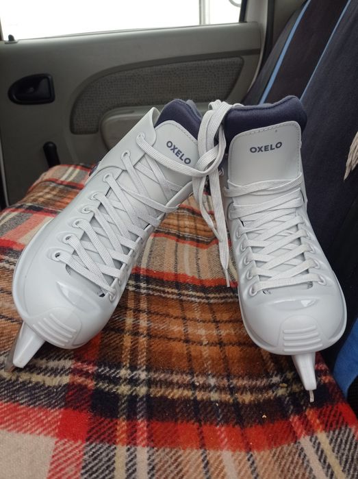 Patine Noi - Oxelo,Impecabile . Mărimea - 36.Pret-200 de Lei.