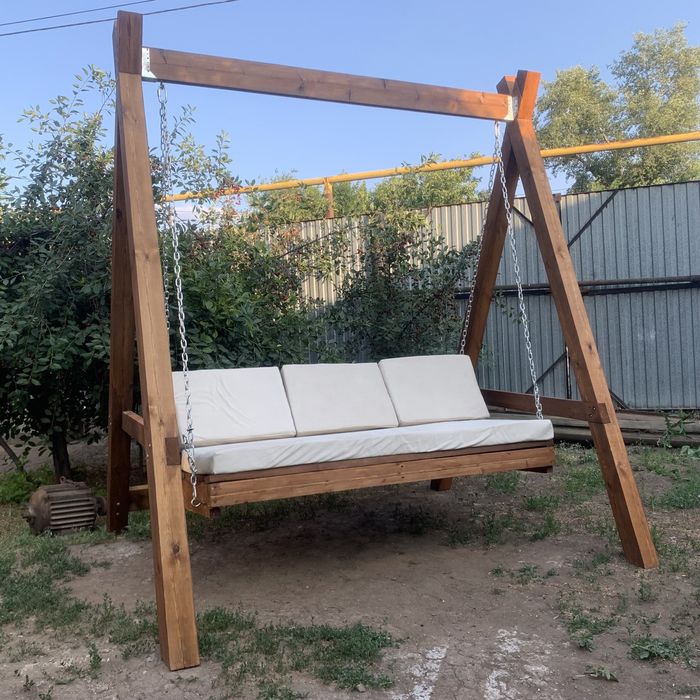 Продам Качели садовые 3-х местные