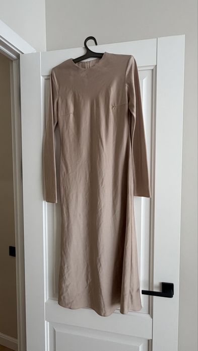 Платья каждая по 5000