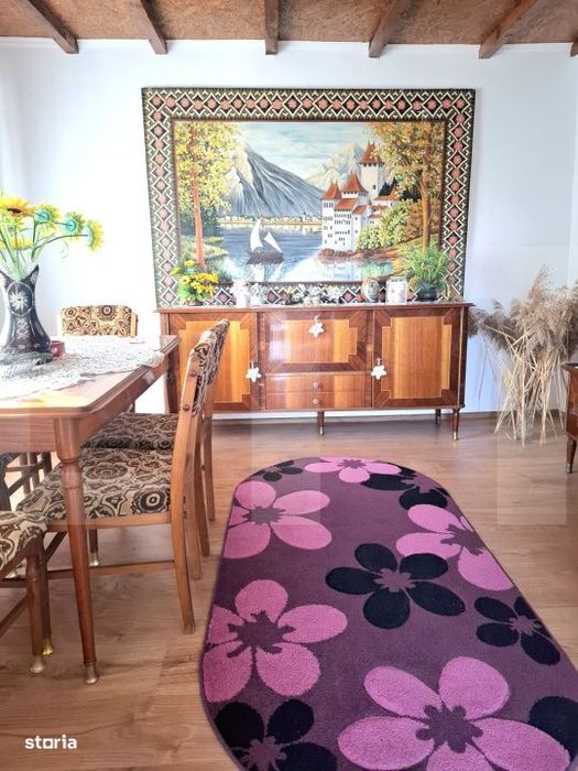 Casa batraneasca cu teren generos, in satul Manastireni – liniste si