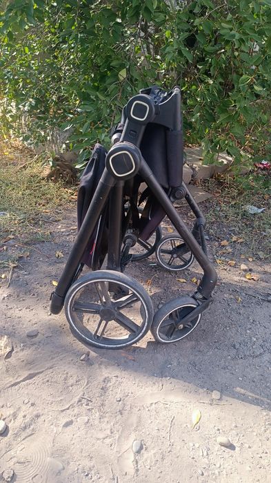 Продам коляску срочно