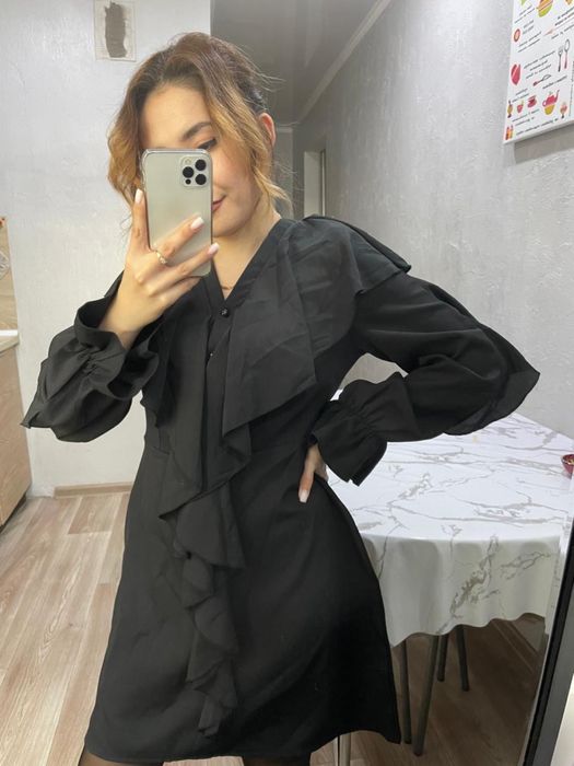 Продам платья новые