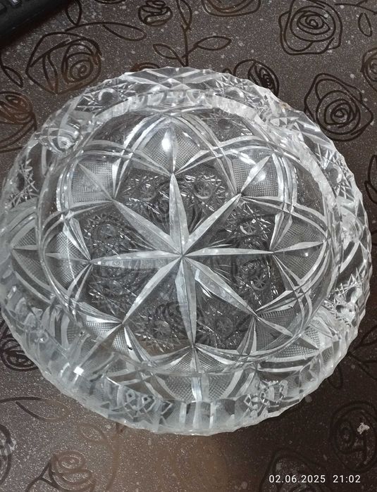 Продаю хрустальные вазы