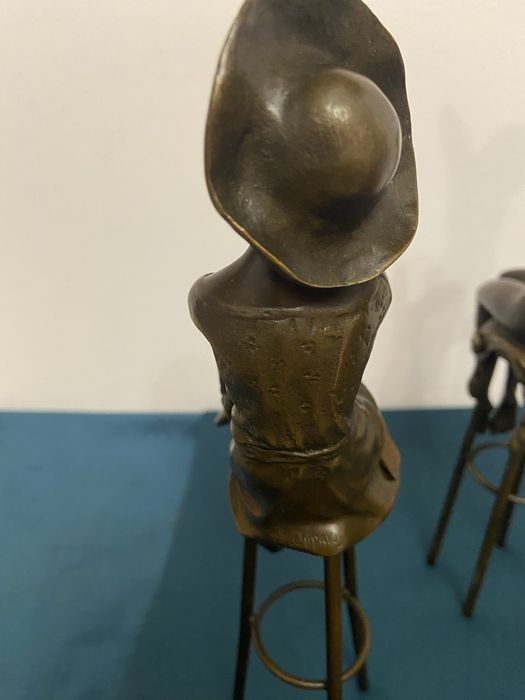 Statuete bronz , înălțime 28 cm , semnate D.H.Chiparus / pret bucata