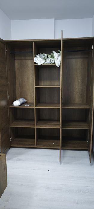 Vând dormitor pat și dulap noi