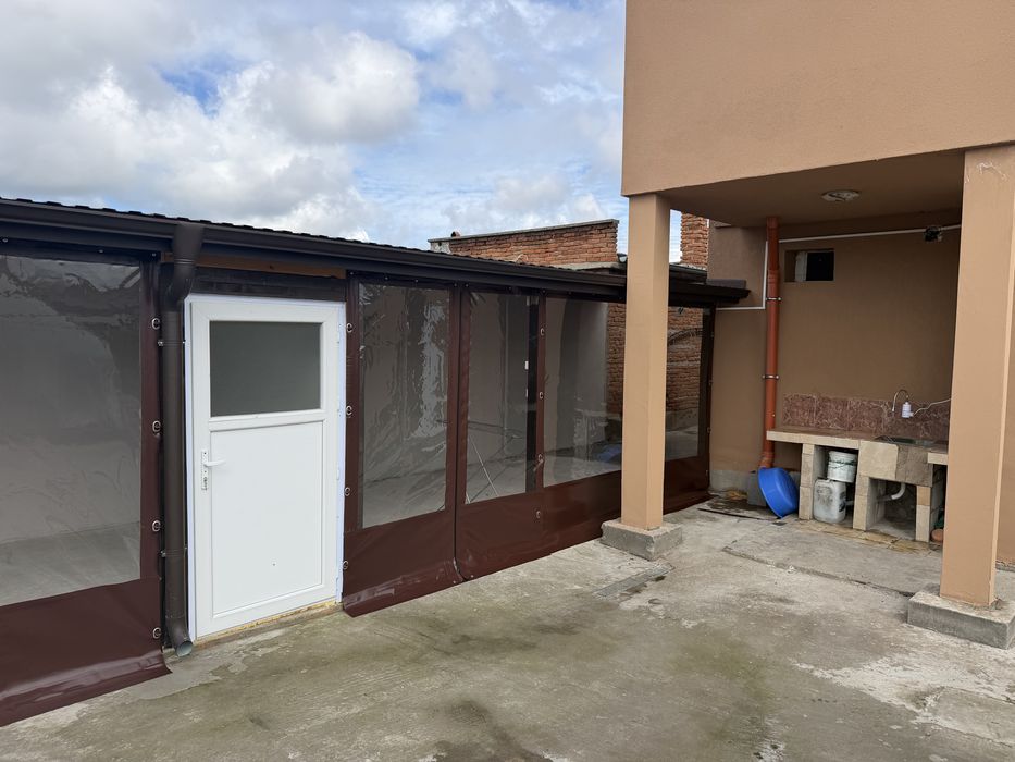 Ветроупорни завеси,тенти сенници покривала навеси барбекю ветробрани