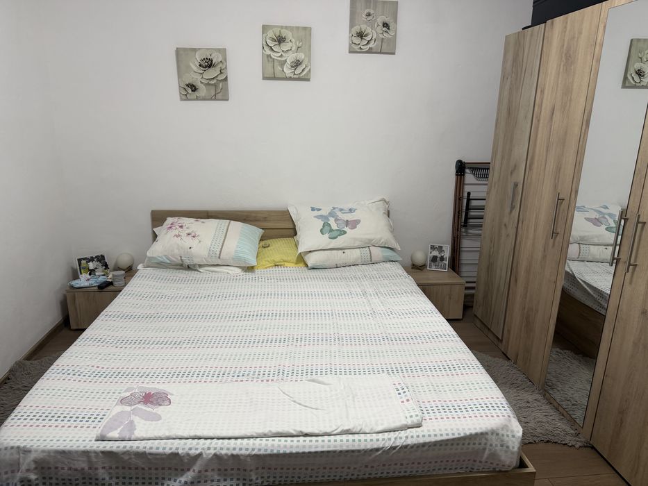 Vand casa cu teren