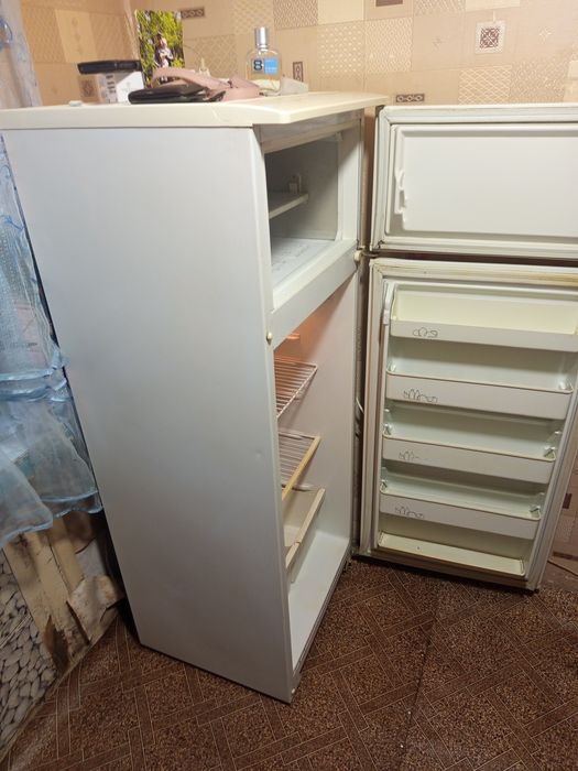 Продам холодильник