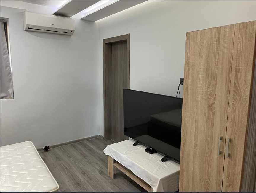 Дава се под наем Тристаен апартамент в Варна, Център - 160 кв.м за 1100 € - Снимка #8