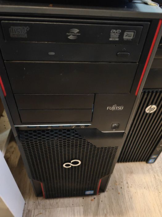 Workstation Fujitsu Celsius R950 256G RAM