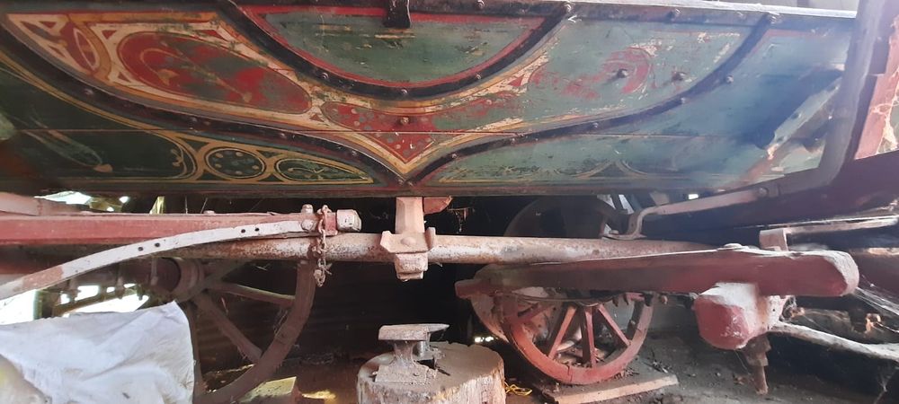 Căruță decor tradițional țigănească.