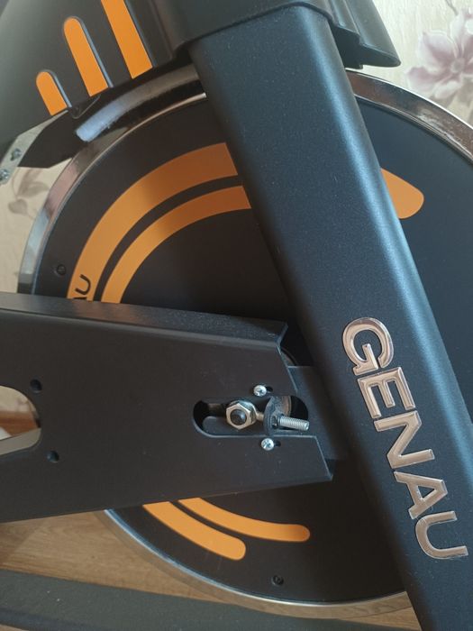 Пррдаю велотренажер