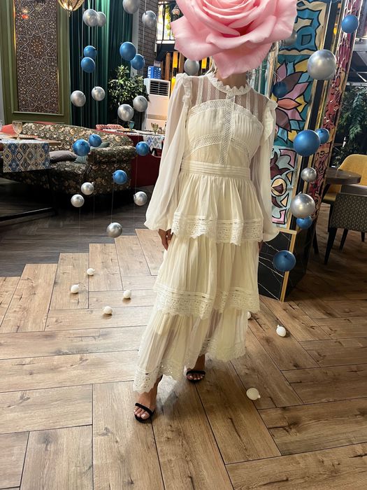 Платья шикарные вечерние