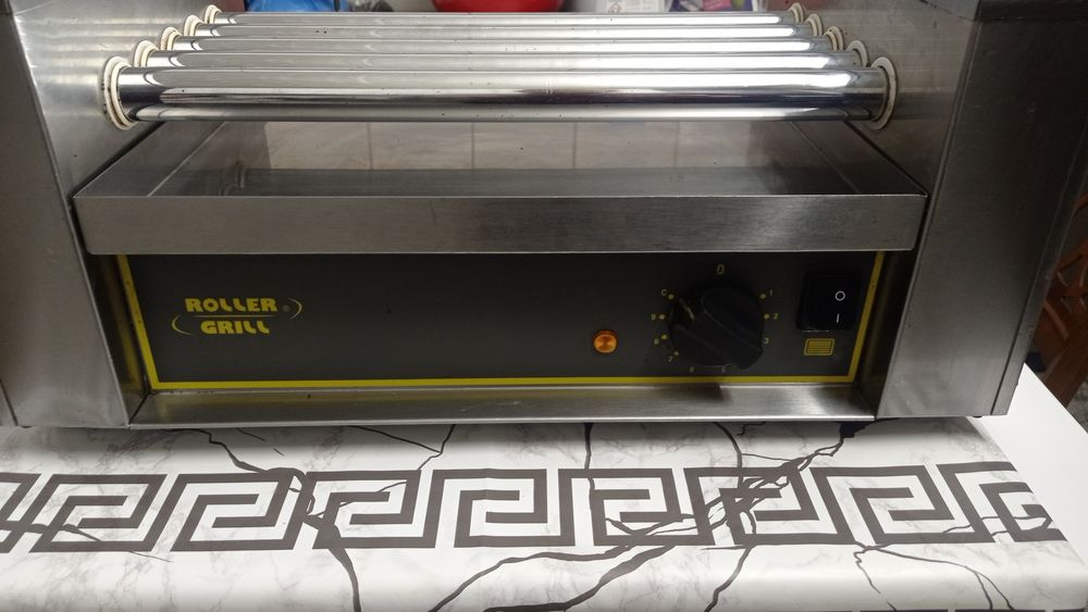 Rolller grill pentru hot-dog