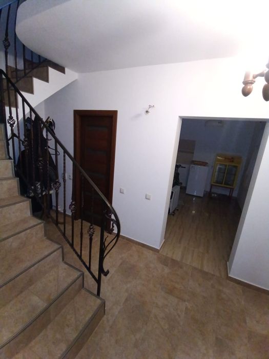 Triplex de vânzare în Blejoi-230 mp+700 mp teren