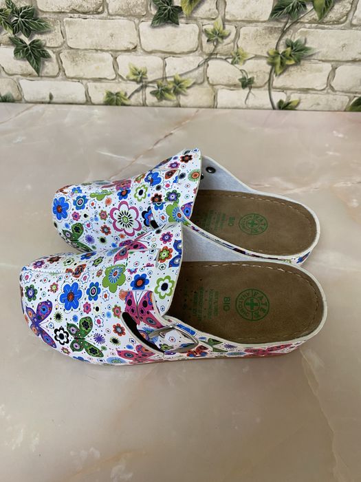 Papuci medicali din piele eco