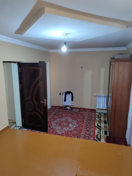 Uy ozimniki 1 sotix 3 xona ashxona 1xojat xona 1 xomom1