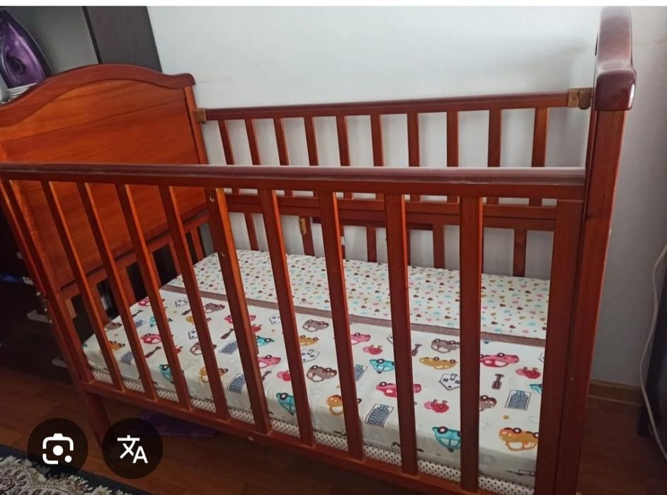 Манеж из красного дерева