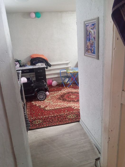 Продам дом на восточных дачах у дороги.