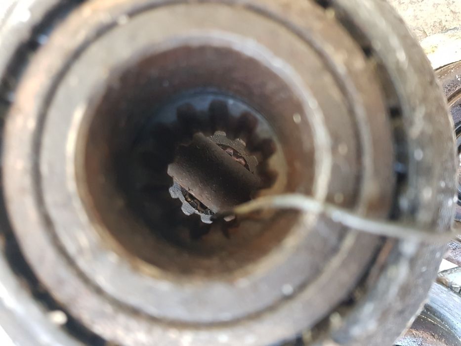 Vînd carcasa diferențiat,pentru transmisie 445