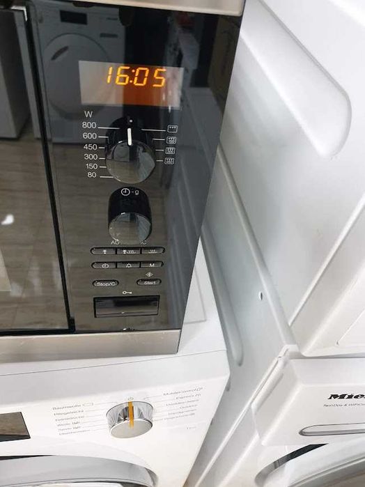 17L - Miele M8151-2 Микровълнова Фурна с Грил за вграждане