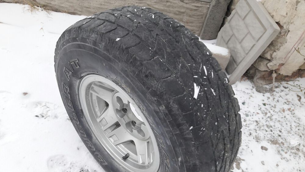 Продам  диск с резиной .