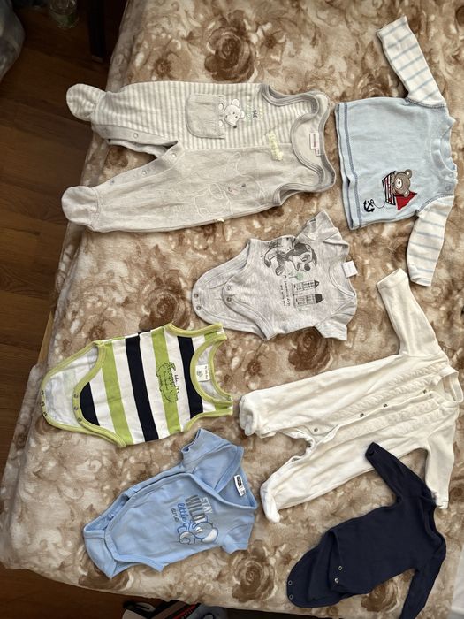 Seturi de hainute bebelusi 0-3 luni