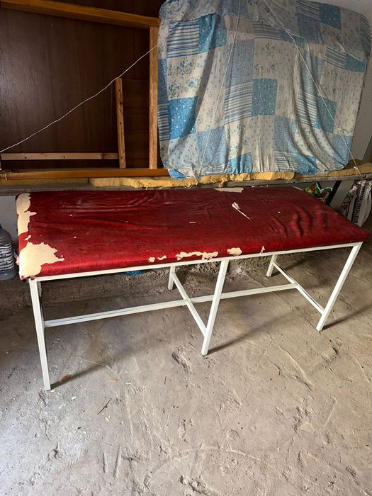 Кушетка для салоны