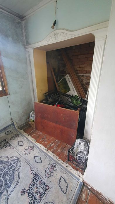 Yakkasaroyda 2 xonali kvartira sotiladi!