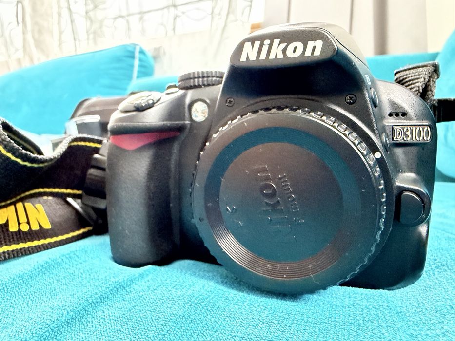 Фотоапарат Nikon D3100 с обектив 18/55
