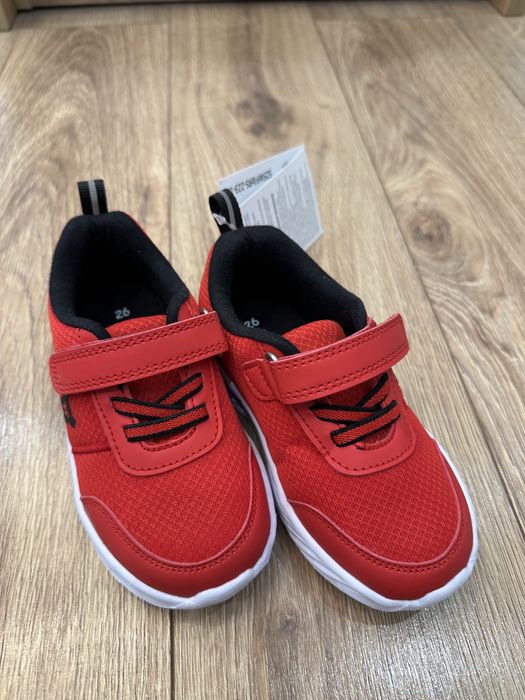 Детские кроссовки