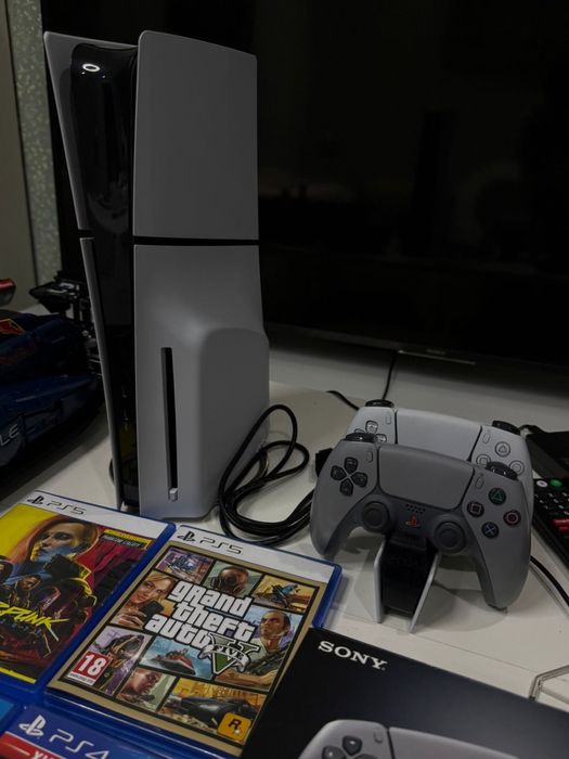 Продаю Playstation 5 Slim (есть торг)