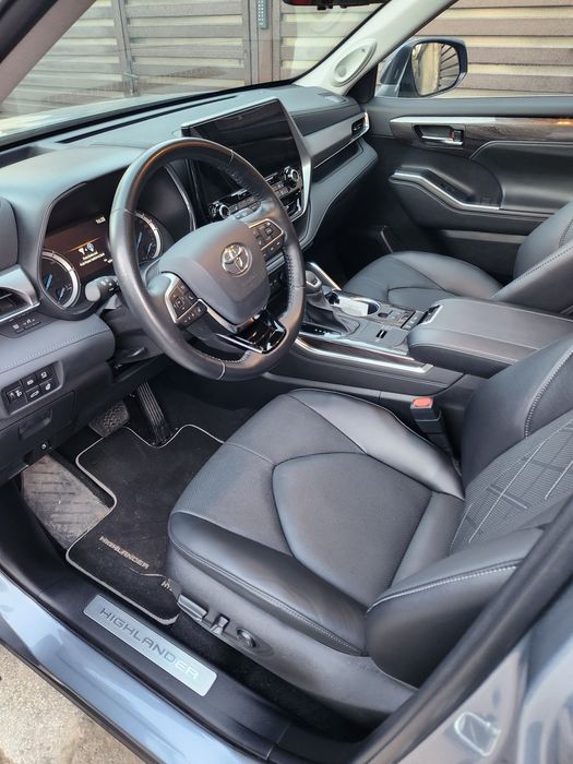 TOYOTA Highlander 2022 — imagine 2