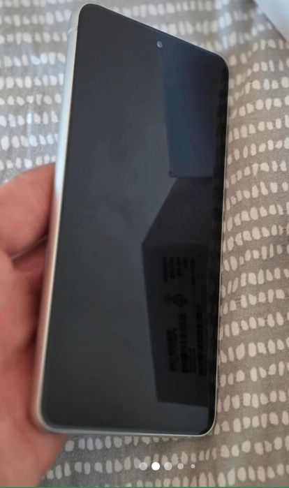 Samsung S21 FE cu 6Gb RAM și 128 Gb memory