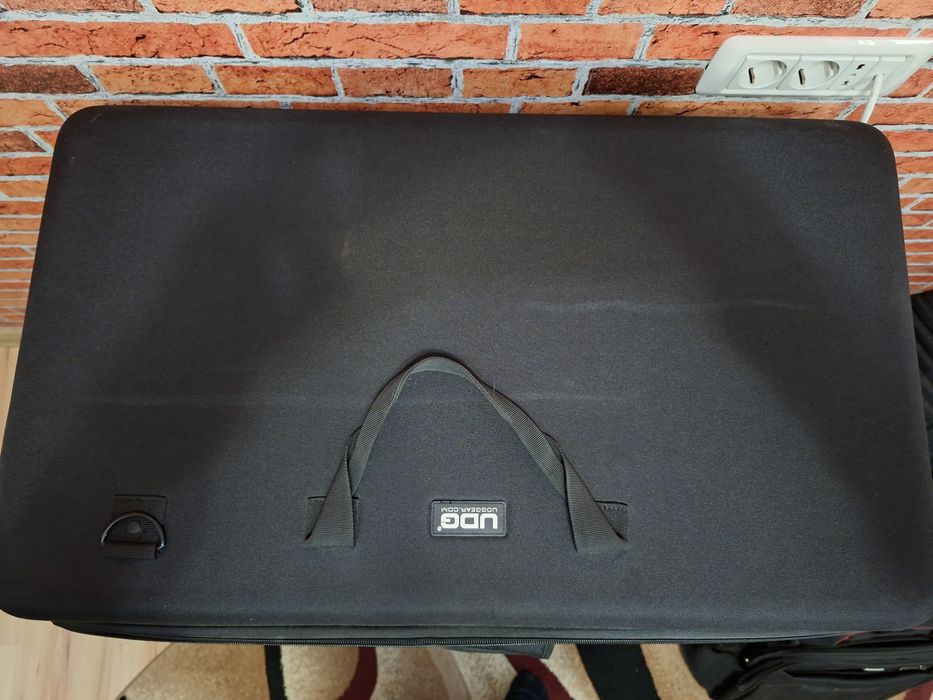 Consola dj Pioneer FLX 6 GT impecabila cu case UDG dedicat