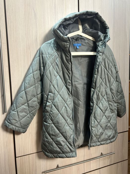 Продам куртку на девочку