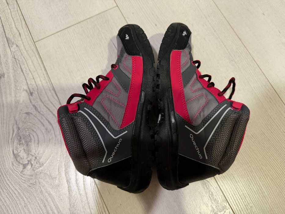 Детски туристически обувки, обувки за преходи Quechua номер 34