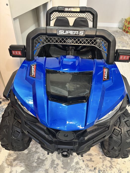 Продам детскую машинку